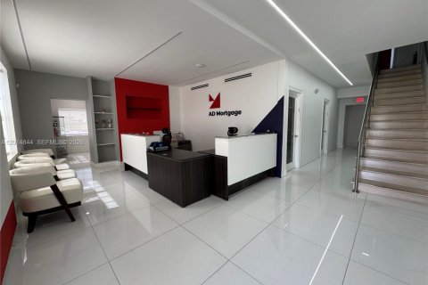 Immobilier commercial à vendre à Hollywood, Floride № 2171292 - photo 4