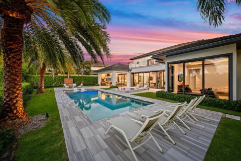 House in Jupiter, Florida 4 bedrooms, 549.33 sq.m. № 2256413 - photo 4