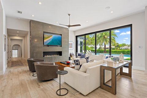 House in Jupiter, Florida 4 bedrooms, 549.33 sq.m. № 2256413 - photo 17