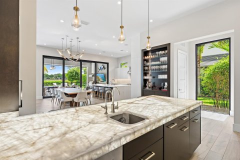 House in Jupiter, Florida 4 bedrooms, 549.33 sq.m. № 2256413 - photo 21