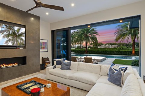 House in Jupiter, Florida 4 bedrooms, 549.33 sq.m. № 2256413 - photo 15