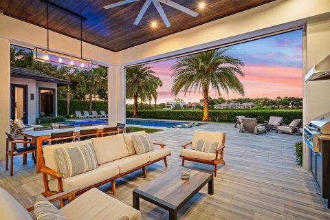 House in Jupiter, Florida 4 bedrooms, 549.33 sq.m. № 2256413 - photo 7