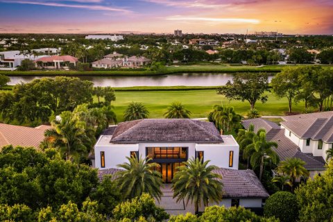 House in Jupiter, Florida 4 bedrooms, 549.33 sq.m. № 2256413 - photo 11