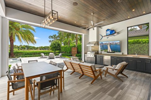 House in Jupiter, Florida 4 bedrooms, 549.33 sq.m. № 2256413 - photo 14