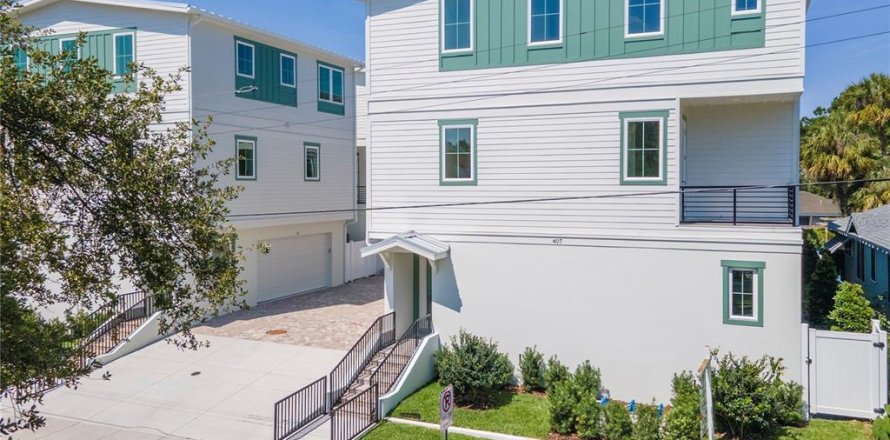 Townhouse in Tampa, Florida 3 bedrooms, 255.48 sq.m. № 1824916