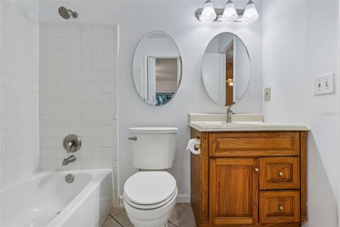 Купить виллу или дом в Ферн-Парк, Флорида 7 комнат, 166.57м2, № 1911765 - фото 14