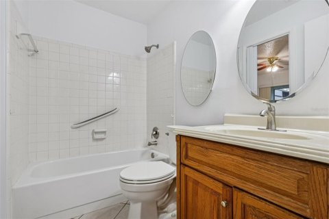 Купить виллу или дом в Ферн-Парк, Флорида 7 комнат, 166.57м2, № 1911765 - фото 13