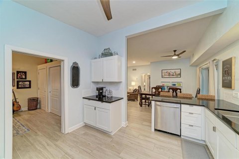 Villa ou maison à vendre à Sarasota, Floride: 3 chambres, 115.94 m2 № 2408256 - photo 16