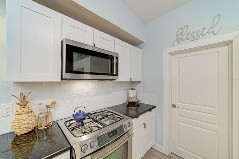 Villa ou maison à vendre à Sarasota, Floride: 3 chambres, 115.94 m2 № 2408256 - photo 14