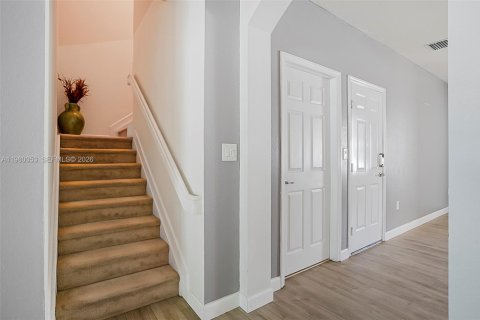Купить таунхаус в Хомстед, Флорида 3 спальни, 158.49м2, № 2046363 - фото 17