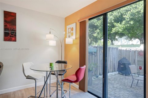 Купить таунхаус в Хомстед, Флорида 3 спальни, 158.49м2, № 2046363 - фото 12