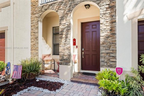 Купить таунхаус в Хомстед, Флорида 3 спальни, 158.49м2, № 2046363 - фото 3