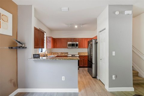 Купить таунхаус в Хомстед, Флорида 3 спальни, 158.49м2, № 2046363 - фото 13