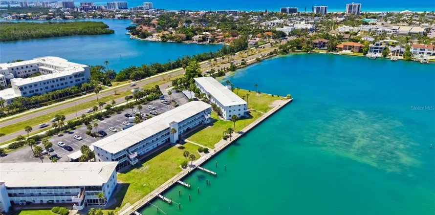 Condominio en Sarasota, Florida, 2 dormitorios  № 2225367