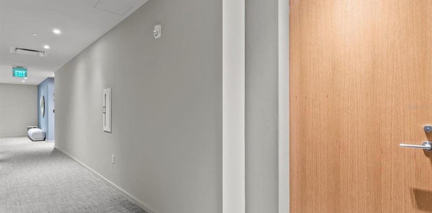 Condo in Clearwater, Florida, 2 bedrooms № 1894000