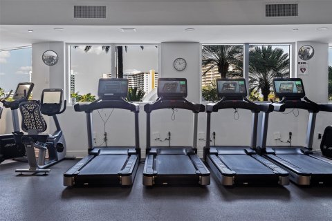 Снять в аренду кондоминиум в Форт-Лодердейл, Флорида 2 спальни, 195.28м2, № 1127995 - фото 1