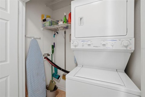 Condo in Orlando, Florida, 3 bedrooms № 2198398 - photo 24