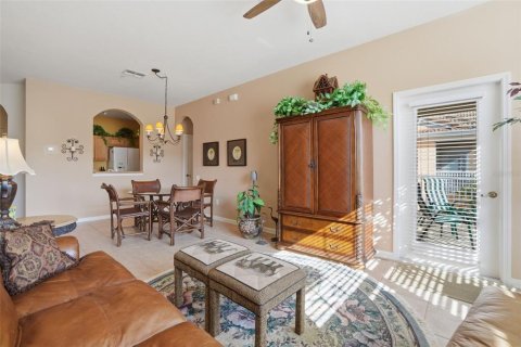 Condo in Orlando, Florida, 3 bedrooms № 2198398 - photo 8