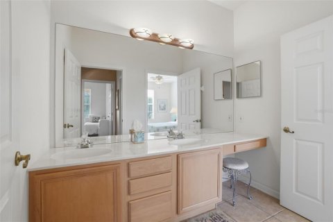 Condo in Orlando, Florida, 3 bedrooms № 2198398 - photo 16