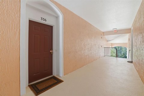 Condo in Orlando, Florida, 3 bedrooms № 2198398 - photo 2