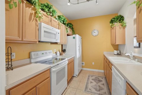 Condo in Orlando, Florida, 3 bedrooms № 2198398 - photo 11
