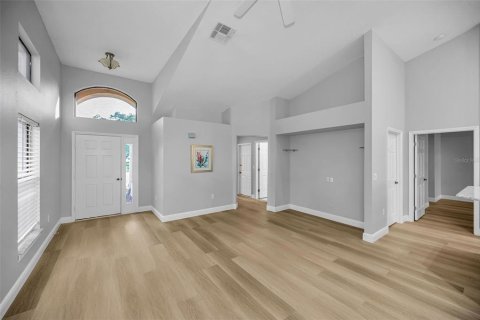 House in New Port Richey, Florida 2 bedrooms, 144.74 sq.m. № 2203464 - photo 17