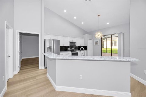 House in New Port Richey, Florida 2 bedrooms, 144.74 sq.m. № 2203464 - photo 21