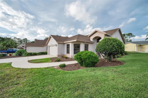 House in New Port Richey, Florida 2 bedrooms, 144.74 sq.m. № 2203464 - photo 8