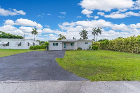 House in Homestead, Florida 3 bedrooms, 120.96 sq.m. № 2172661 - photo 29