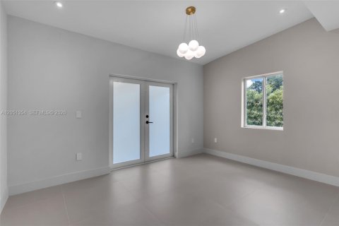 House in Homestead, Florida 3 bedrooms, 120.96 sq.m. № 2172661 - photo 13