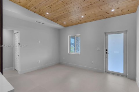 House in Homestead, Florida 3 bedrooms, 120.96 sq.m. № 2172661 - photo 3