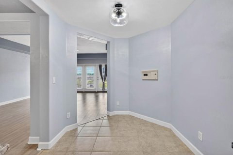 Condo in New Smyrna Beach, Florida, 3 bedrooms № 2107838 - photo 18