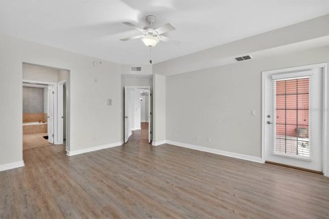 Condo in New Smyrna Beach, Florida, 3 bedrooms № 2107838 - photo 21