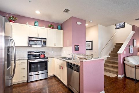 Townhouse in Kissimmee, Florida 4 bedrooms, 157.38 sq.m. № 2099097 - photo 7