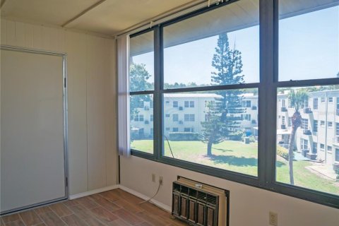 Condo in Clearwater, Florida, 1 bedroom № 2232632 - photo 16