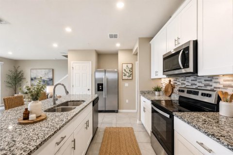 Touwnhouse à vendre à Ocoee, Floride: 3 chambres, 145.86 m2 № 2306653 - photo 4