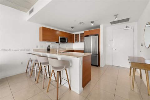 Condo in Miami, Florida, 2 bedrooms  № 1858536 - photo 3
