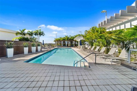 Condo in Miami, Florida, 2 bedrooms  № 1858536 - photo 20