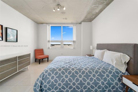 Condo in Miami, Florida, 2 bedrooms  № 1858536 - photo 8