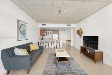 Condo in Miami, Florida, 2 bedrooms  № 1858536 - photo 6