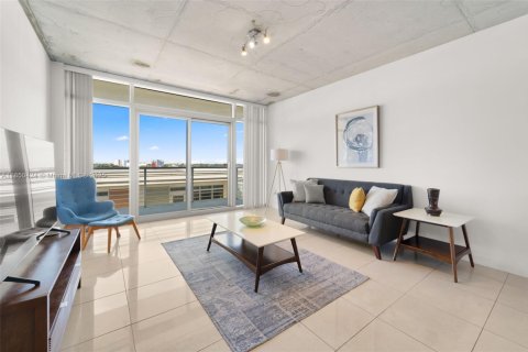 Condo in Miami, Florida, 2 bedrooms  № 1858536 - photo 4