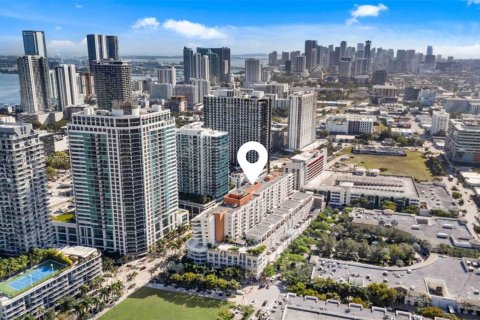 Condo in Miami, Florida, 2 bedrooms  № 1858536 - photo 21