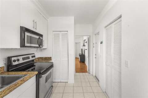 Copropriété à vendre à Miami Beach, Floride: 39.3 m2 № 2261065 - photo 15