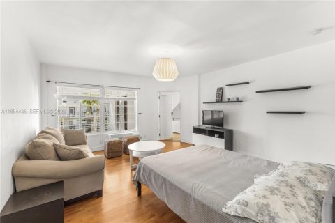 Estudio en el Condominio en Miami Beach, Florida  № 2261065