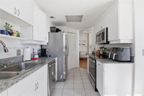 Copropriété à vendre à Miami, Floride: 2 chambres, 116.78 m2 № 2191352 - photo 9