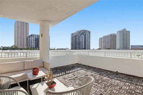 Copropriété à vendre à Miami, Floride: 2 chambres, 116.78 m2 № 2191352 - photo 19