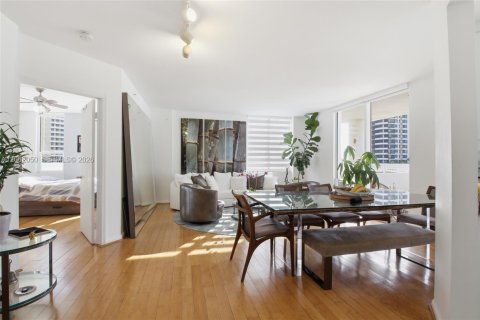 Copropriété à vendre à Miami, Floride: 2 chambres, 116.78 m2 № 2191352 - photo 4