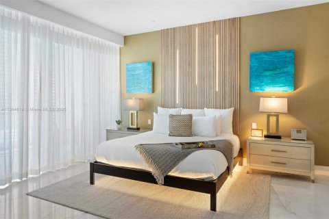 Condo in Miami Beach, Florida  № 2022975 - photo 15