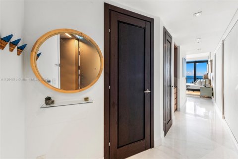 Condo in Miami Beach, Florida  № 2022975 - photo 6