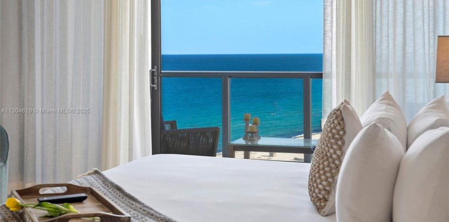 Studio in the Condo in Miami Beach, Florida  № 2022975